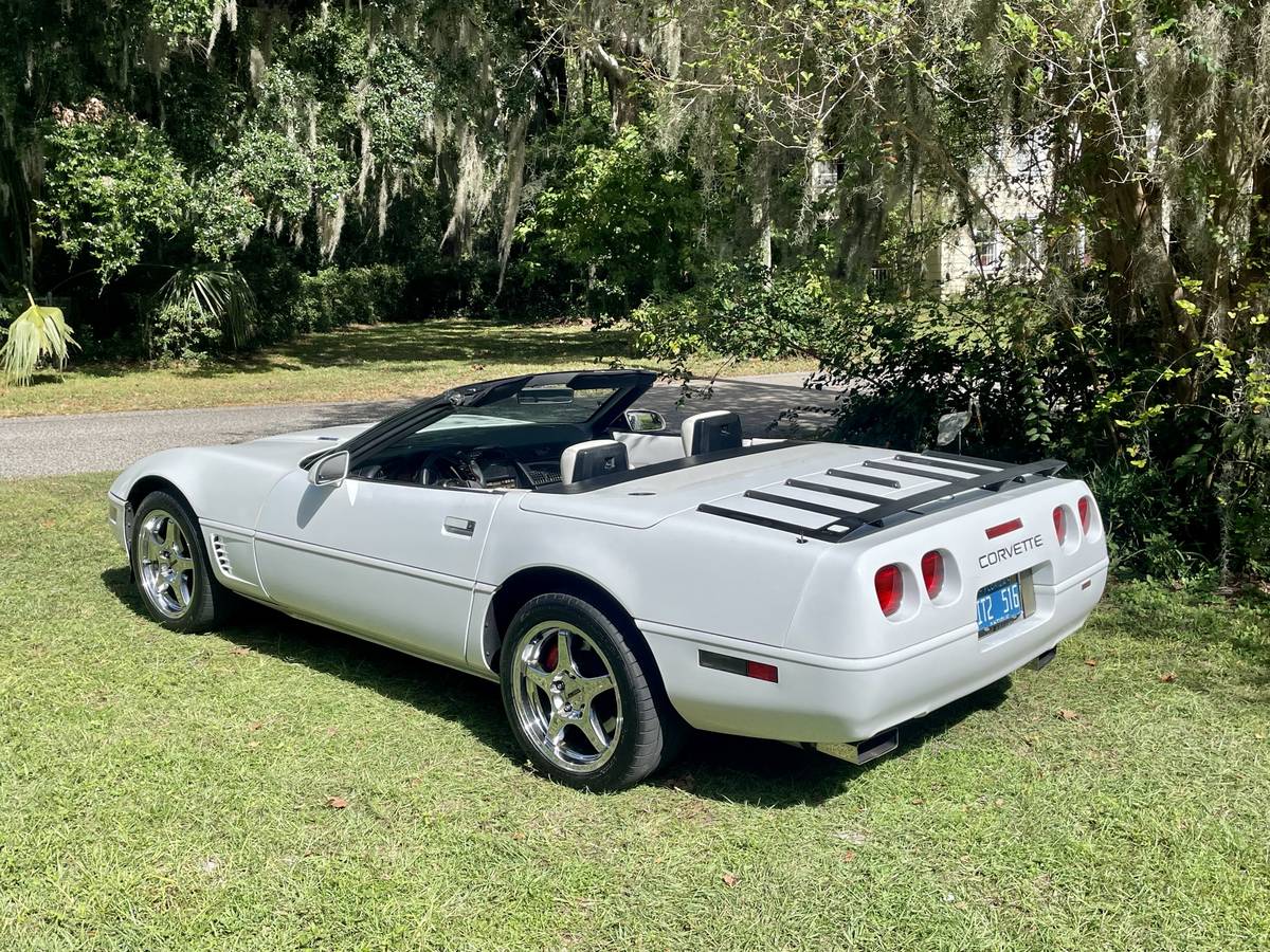 Chevrolet-corvette-1993-white-16