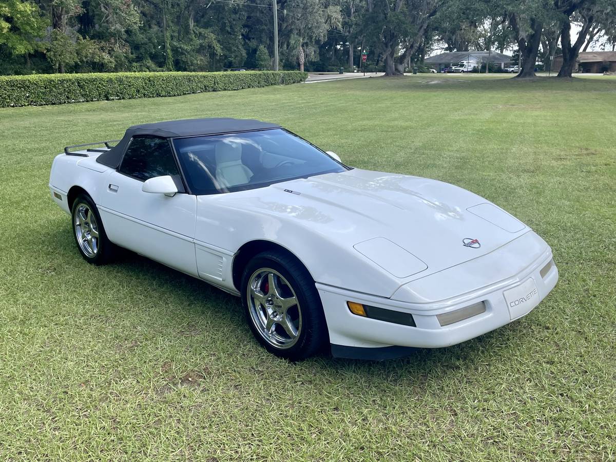 Chevrolet-corvette-1993-white-2