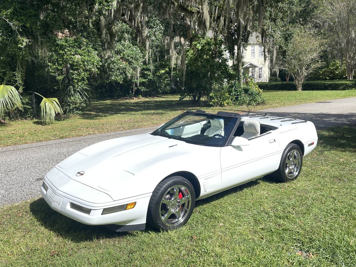 Chevrolet-corvette-1993-white
