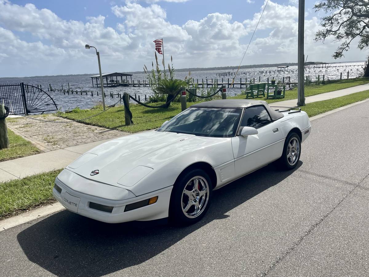 Chevrolet-corvette-1993-white-21