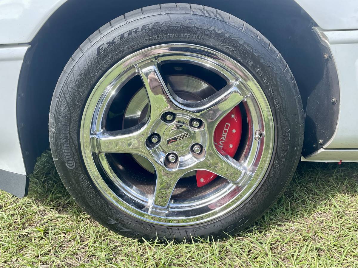 Chevrolet-corvette-1993-white-6