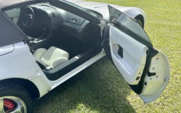 Chevrolet-corvette-1993-white-7