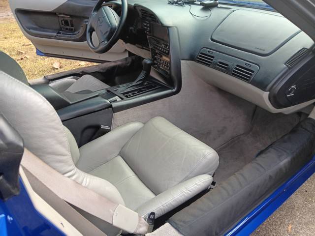 Chevrolet-corvette-1994-11