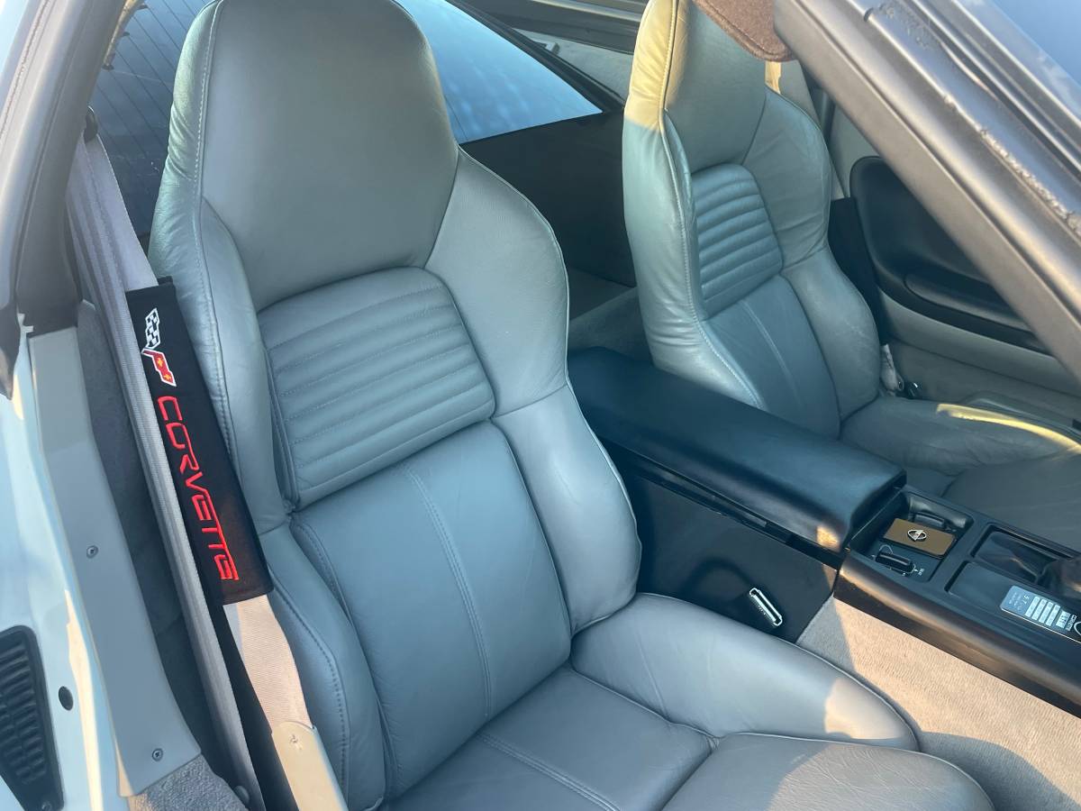 Chevrolet-corvette-1994-13