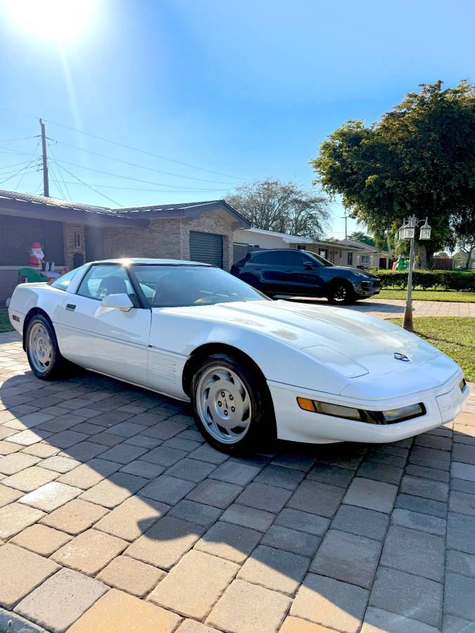 Chevrolet-corvette-1994-2