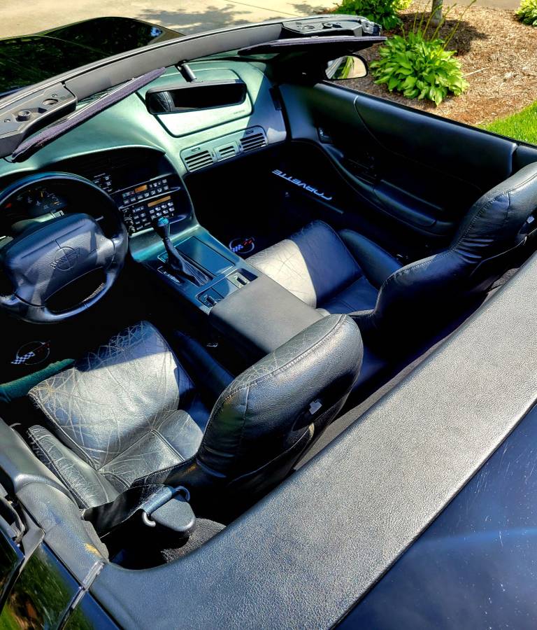 Chevrolet-corvette-1994-black-11