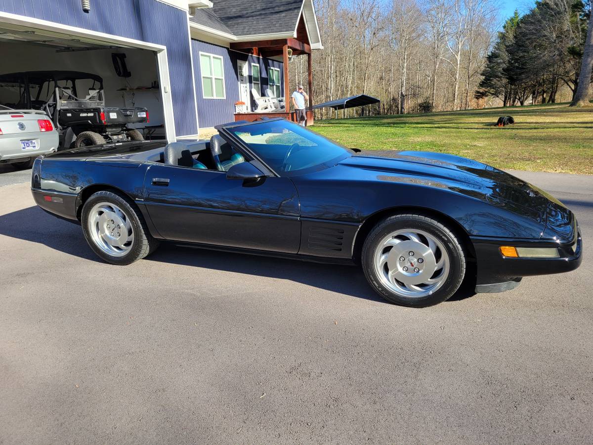 Chevrolet-corvette-1994-black-13