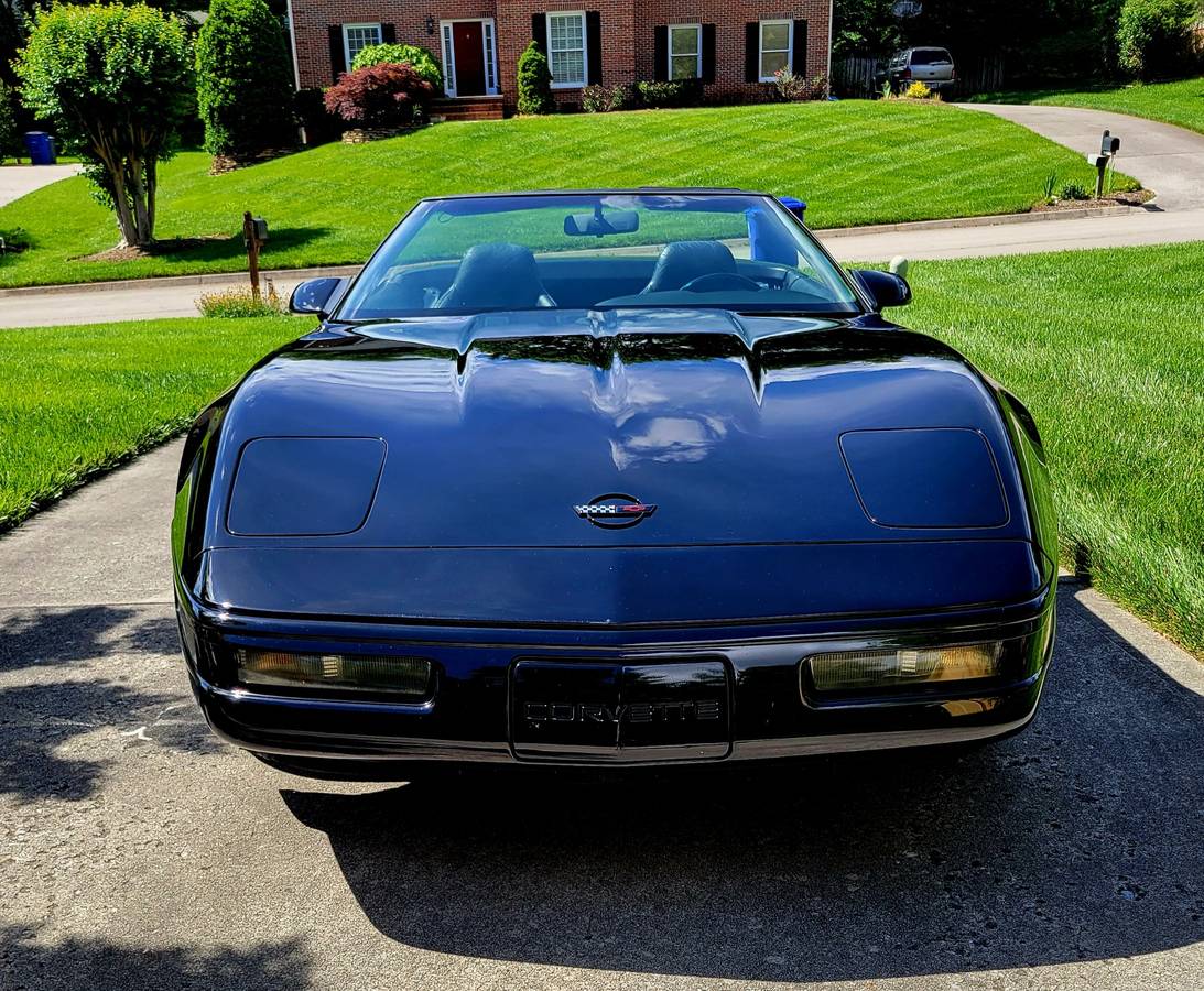 Chevrolet-corvette-1994-black-2