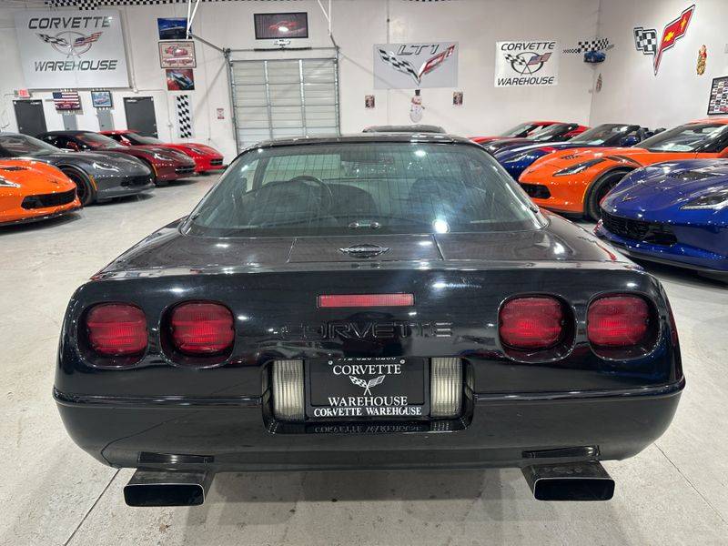 Chevrolet-corvette-1994-black-23