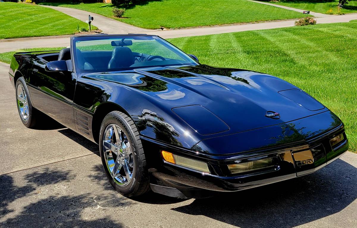 Chevrolet-corvette-1994-black-3