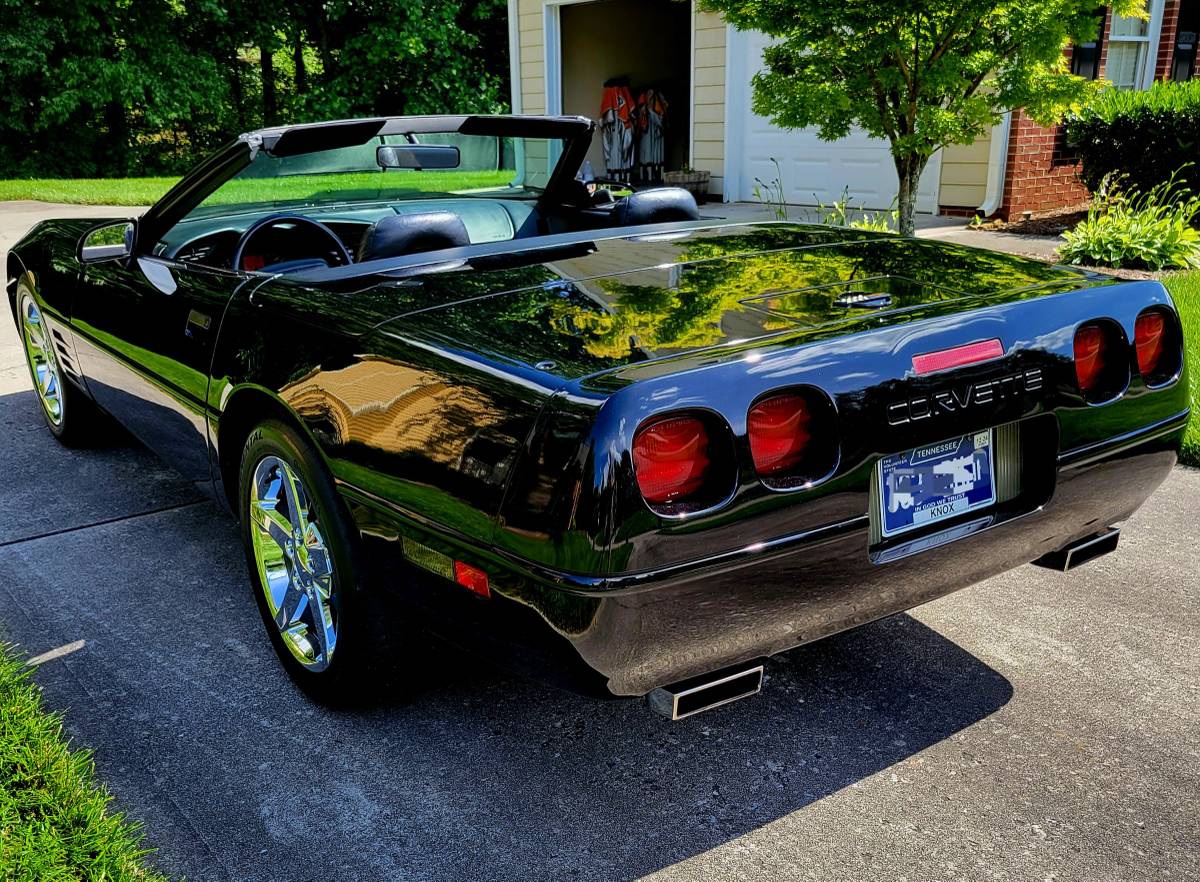 Chevrolet-corvette-1994-black-8