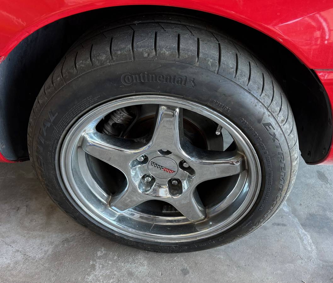 Chevrolet-corvette-1994-red-5