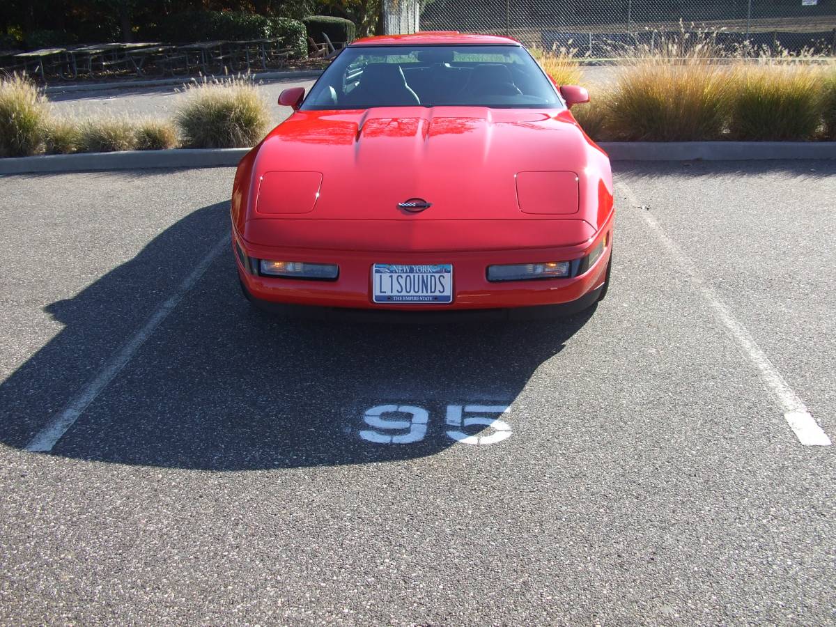 Chevrolet-corvette-1995-red-11