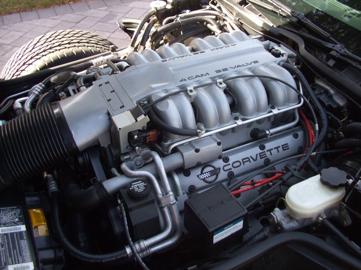 Chevrolet-corvette-1995-red-15