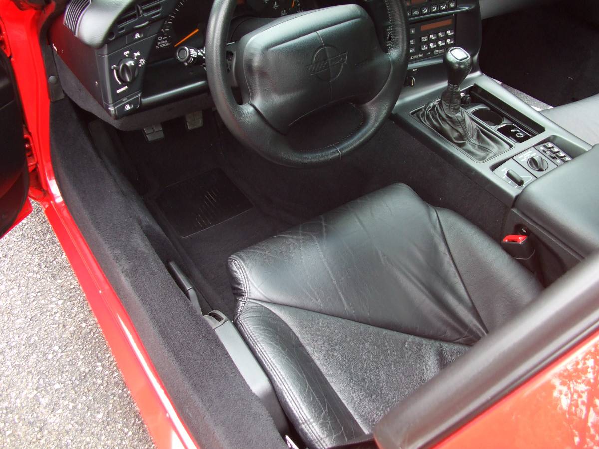 Chevrolet-corvette-1995-red-31