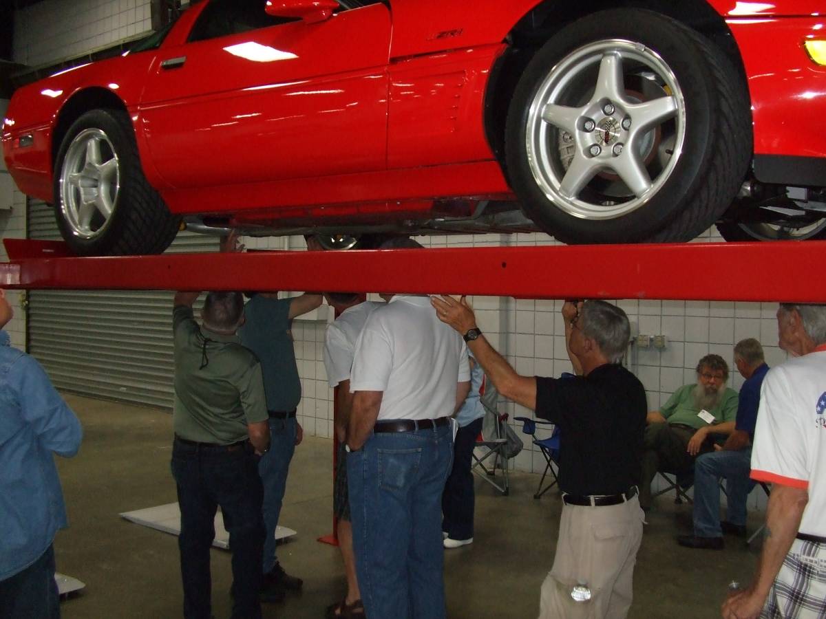 Chevrolet-corvette-1995-red-40