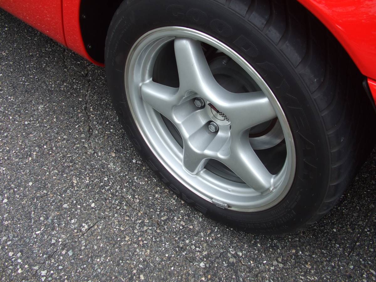 Chevrolet-corvette-1995-red-47