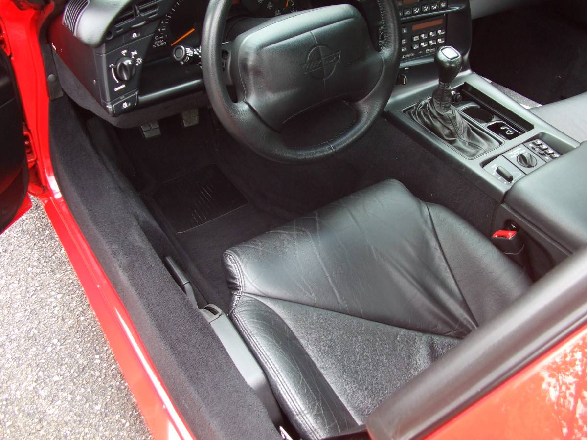 Chevrolet-corvette-1995-red-9