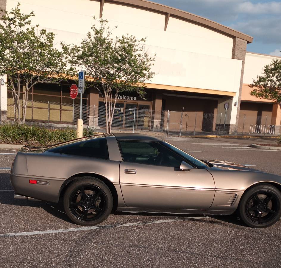 Chevrolet-corvette-1996-custom-2