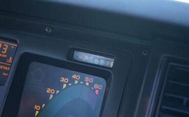 Chevrolet-corvette-base-1988-white-30