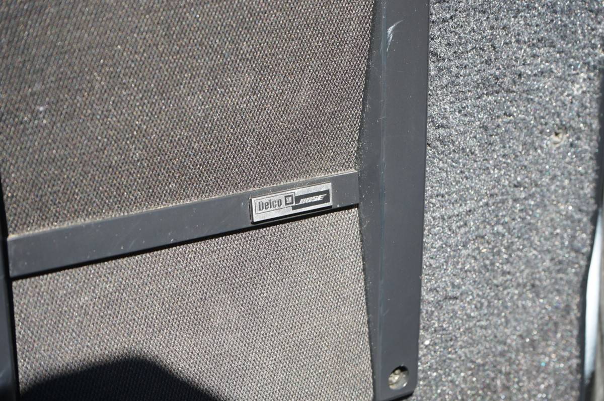 Chevrolet-corvette-base-1988-white-41