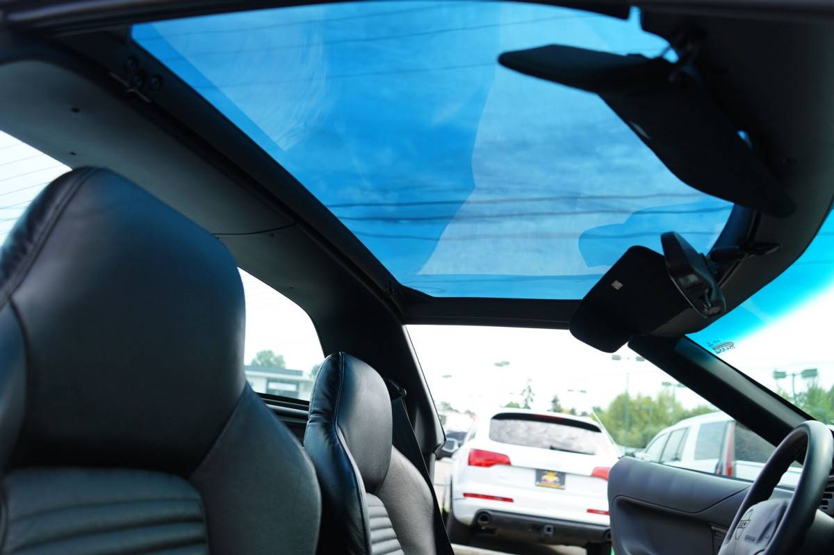 Chevrolet-corvette-base-1995-black-12