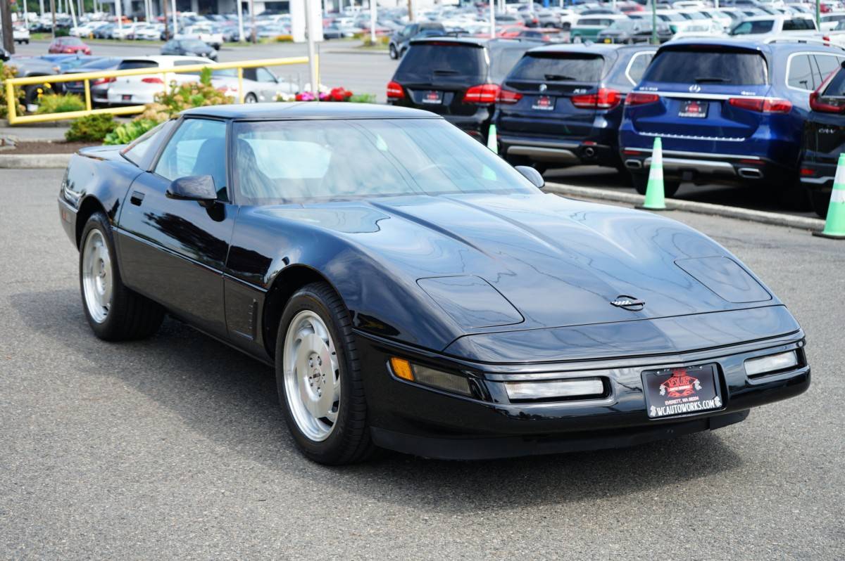 Chevrolet-corvette-base-1995-black-3