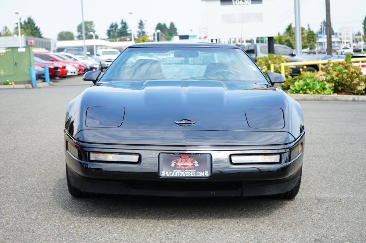 Chevrolet-corvette-base-1995-black-4