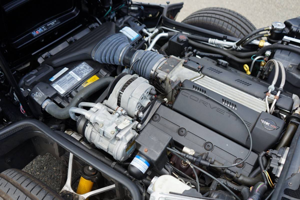 Chevrolet-corvette-base-1995-black-5