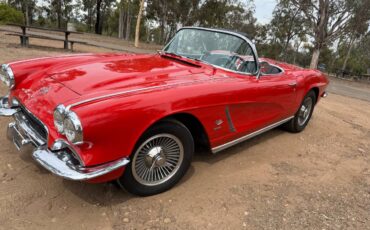 Chevrolet-corvette-convertible-1962-red-15