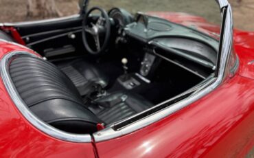 Chevrolet-corvette-convertible-1962-red-16