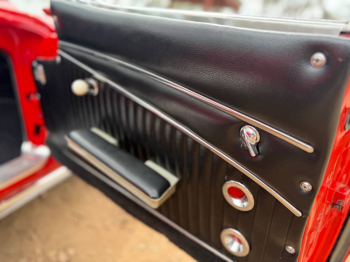 Chevrolet-corvette-convertible-1962-red-17