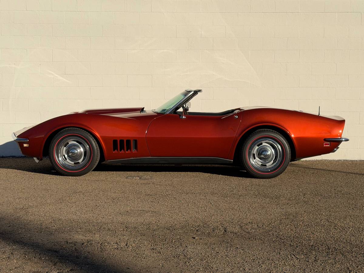 Chevrolet-corvette-convertible-1968-2