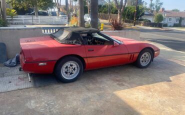 Chevrolet-corvette-convertible-1986-red-3