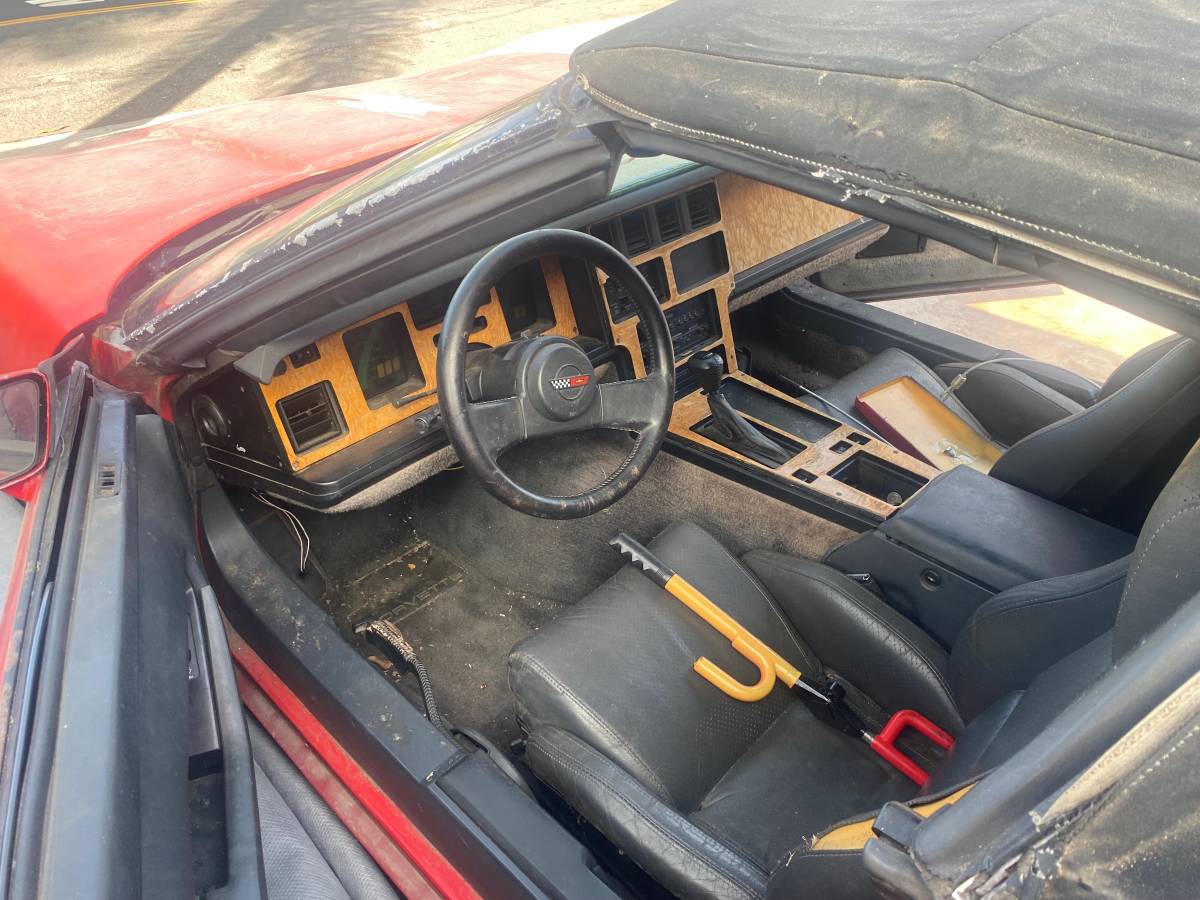 Chevrolet-corvette-convertible-1986-red-4
