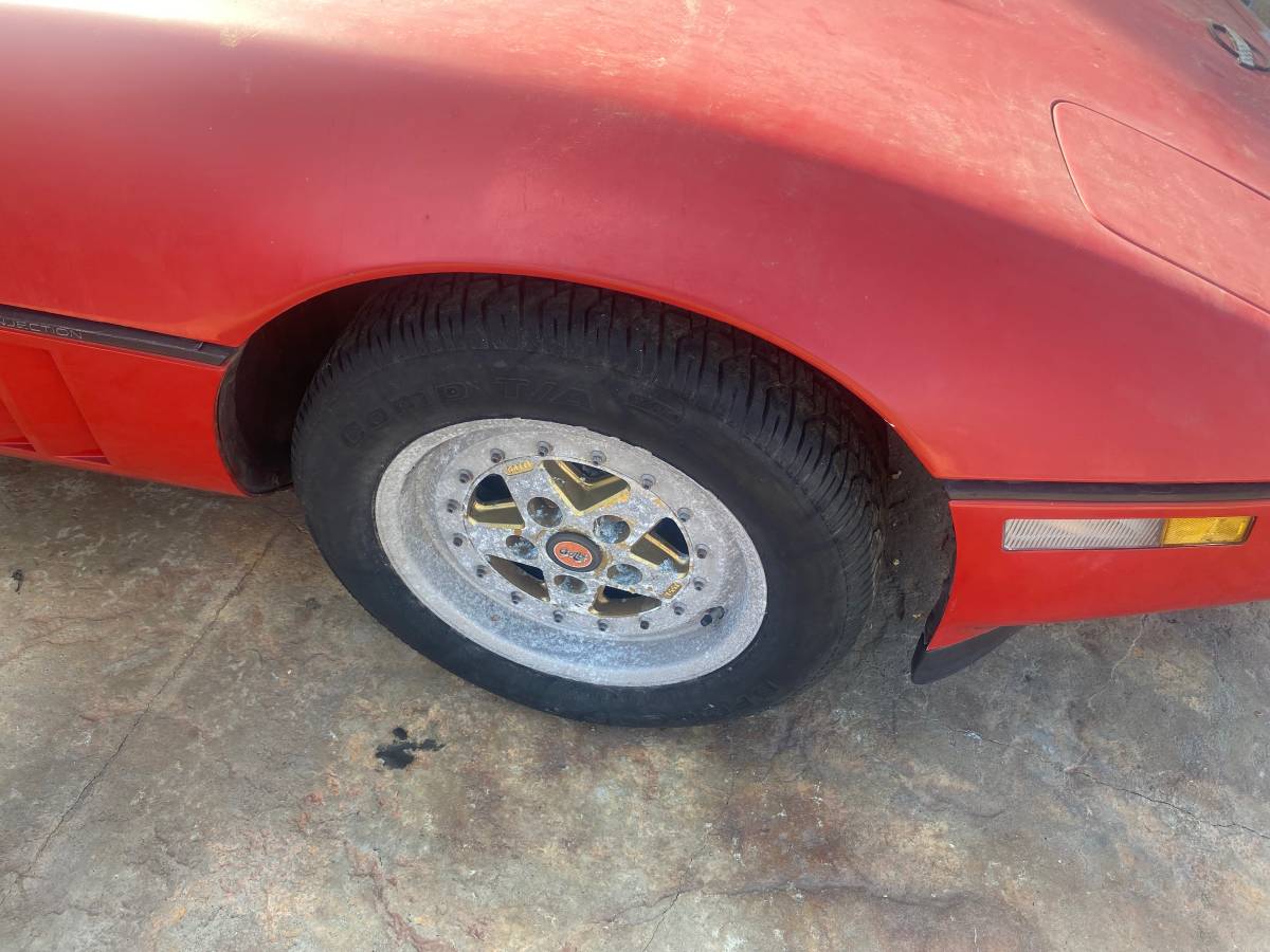 Chevrolet-corvette-convertible-1986-red-6