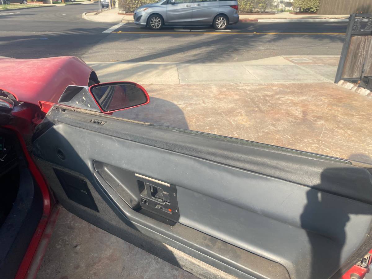 Chevrolet-corvette-convertible-1986-red-8