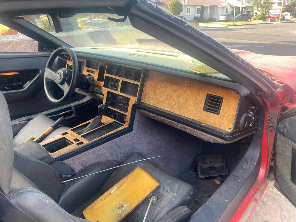 Chevrolet-corvette-convertible-1986-red