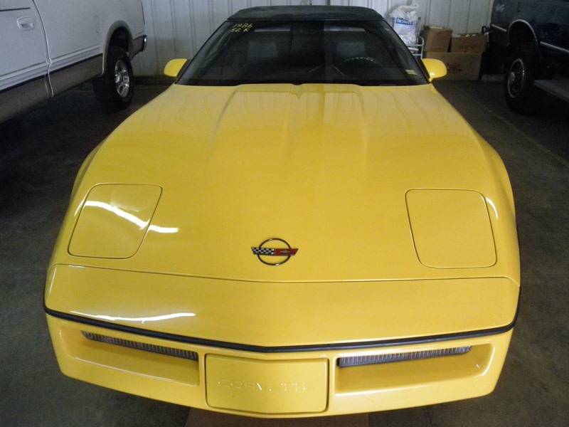 Chevrolet-corvette-convertible-1986-yellow-1