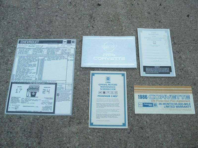 Chevrolet-corvette-convertible-1986-yellow-11