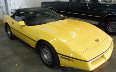 Chevrolet-corvette-convertible-1986-yellow