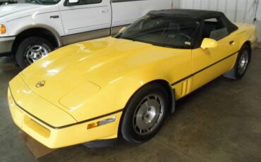 Chevrolet-corvette-convertible-1986-yellow-4