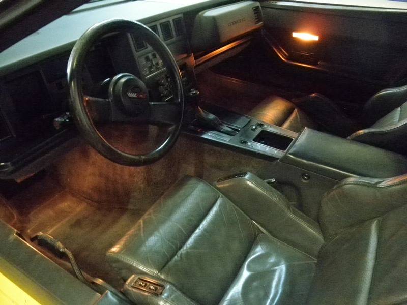 Chevrolet-corvette-convertible-1986-yellow-5