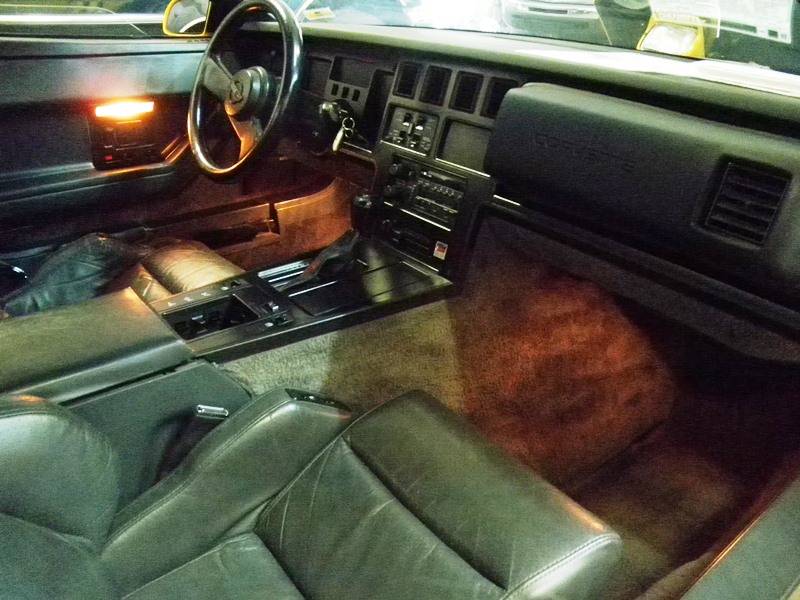 Chevrolet-corvette-convertible-1986-yellow-6