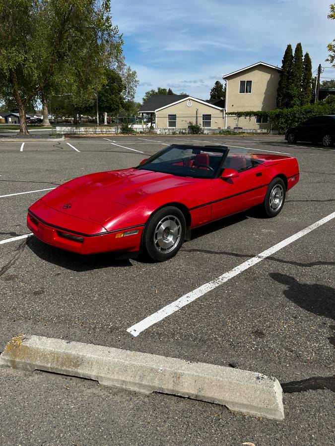 Chevrolet-corvette-convertible-1987-red-11