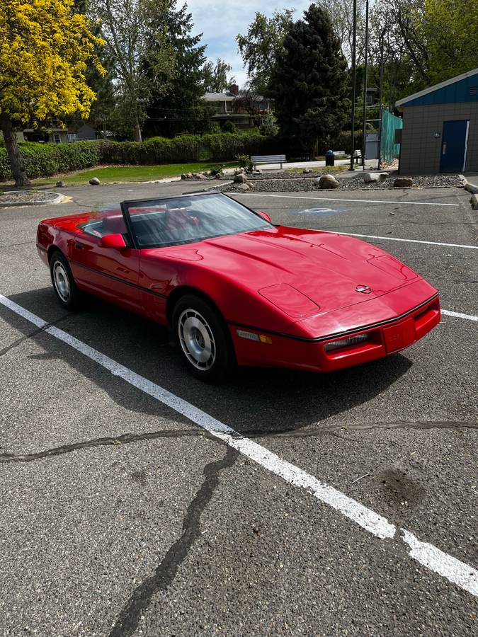 Chevrolet-corvette-convertible-1987-red-12