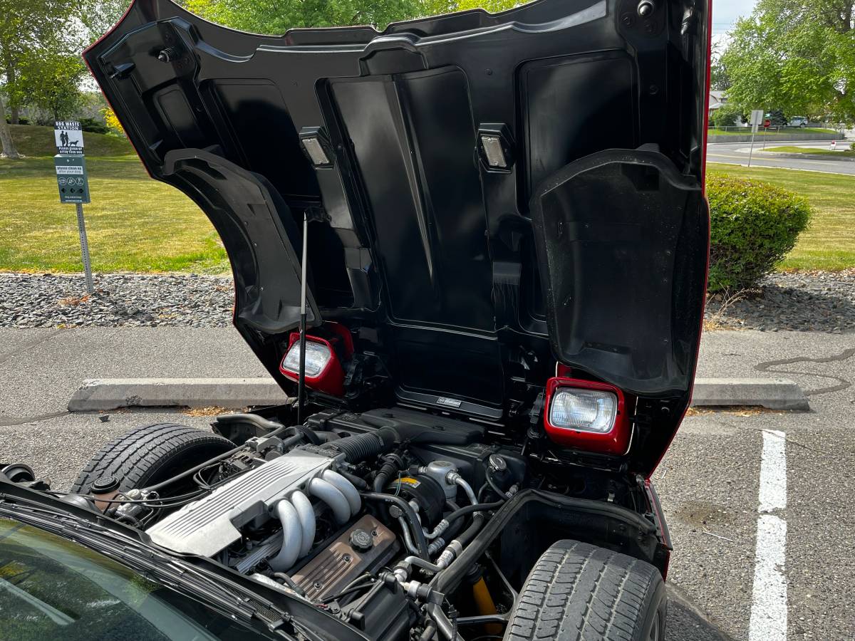 Chevrolet-corvette-convertible-1987-red-13
