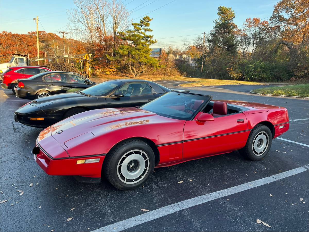 Chevrolet-corvette-convertible-1987-red-2