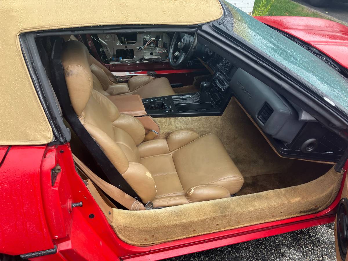 Chevrolet-corvette-convertible-1987-red-2