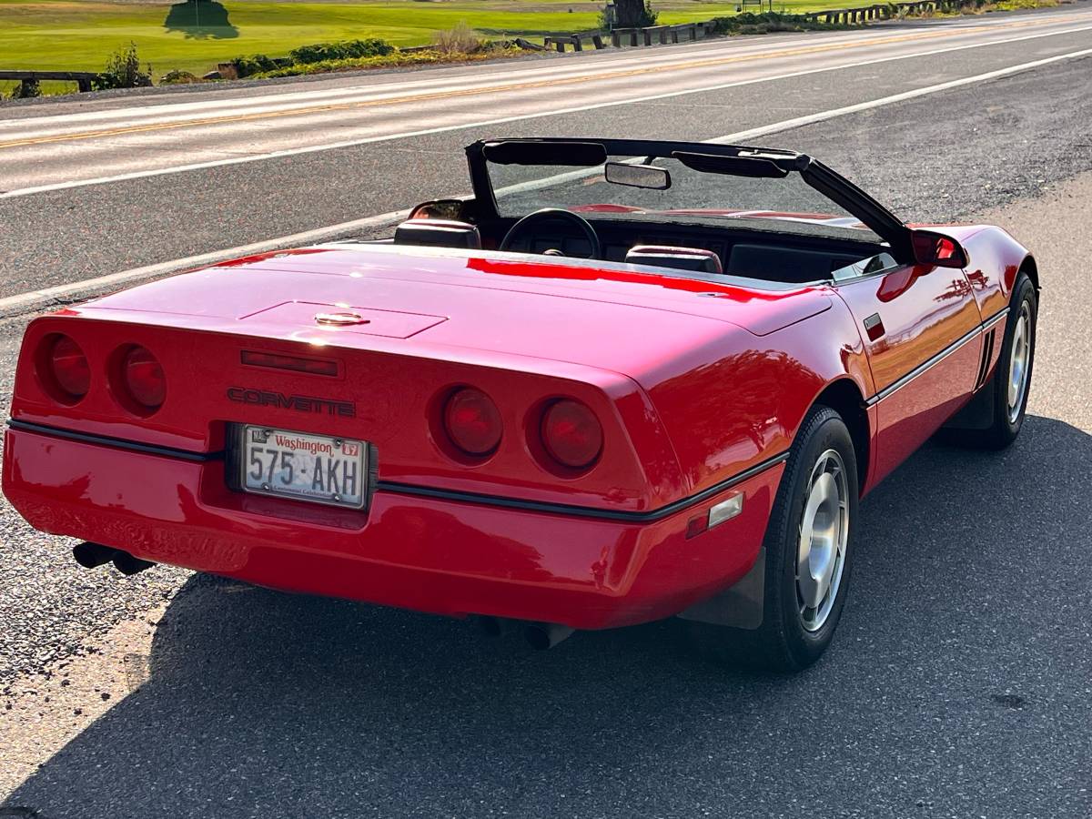 Chevrolet-corvette-convertible-1987-red-3